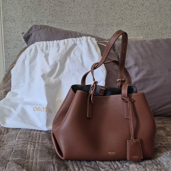 Oroton Tan Leather Tote Bag - Picture 1 of 7